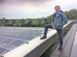 RUN OP ZONNEPANELEN VAN DAK PULLEN BOUW